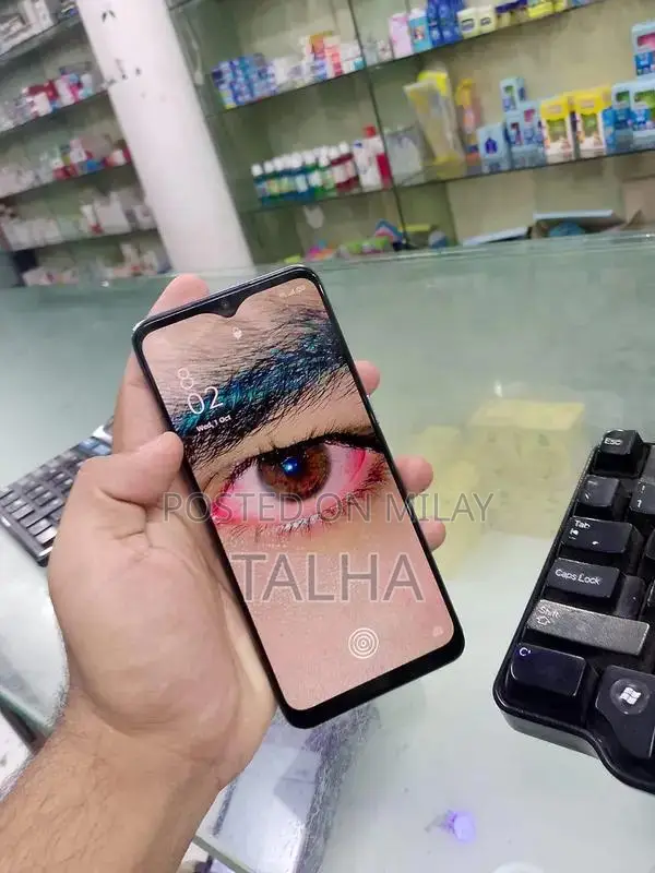 Oppo F15 Smartphone with Large Storage and Good Condition