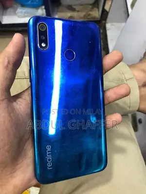 Realme 3 Smartphone 4GB RAM 64GB Storage Compact Device