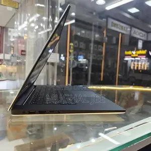 Dell XPS 15 7590 (i5-9th Gen) (16gb/256gb)