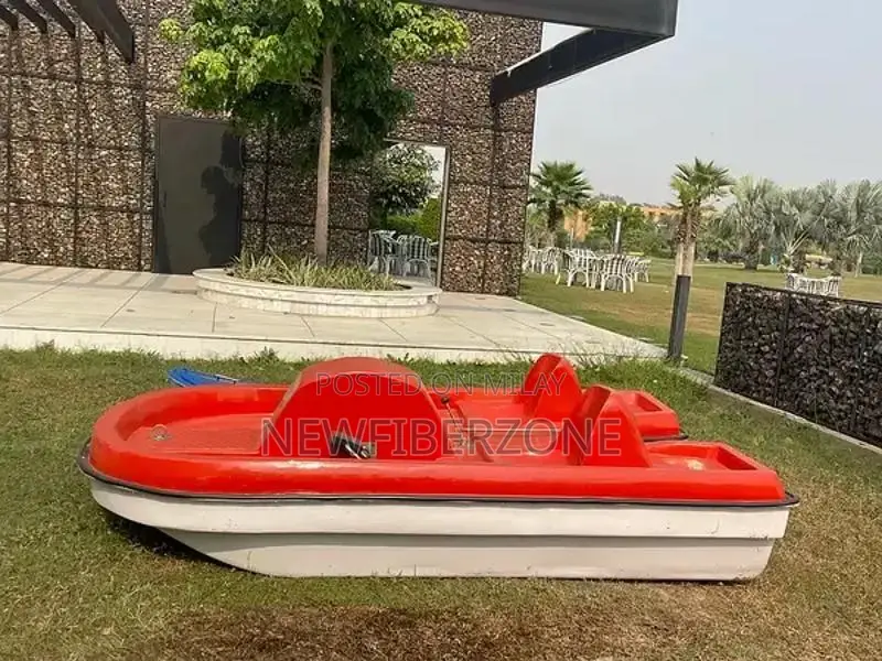 Fiberglass Pedal Boat - Innovative Watercraft Design for Leisure