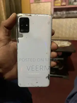 Budget Mobile with Compact Design and Finger Display