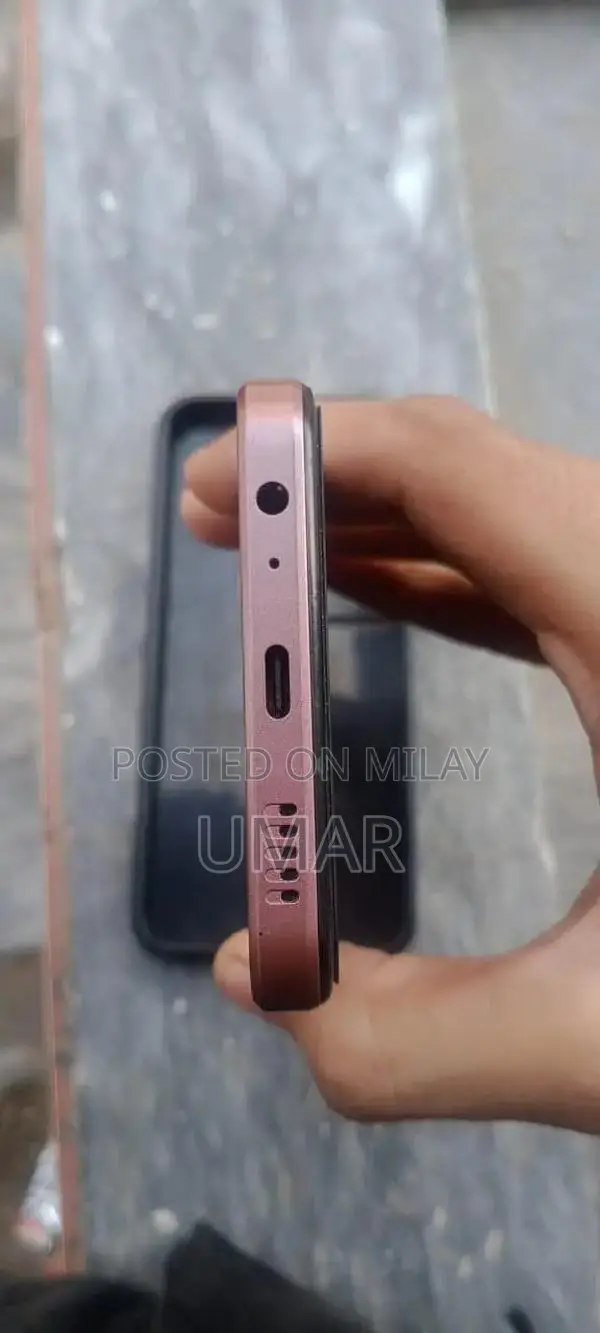 Sparx Neo X Smartphone: 4GB RAM, Compact Design