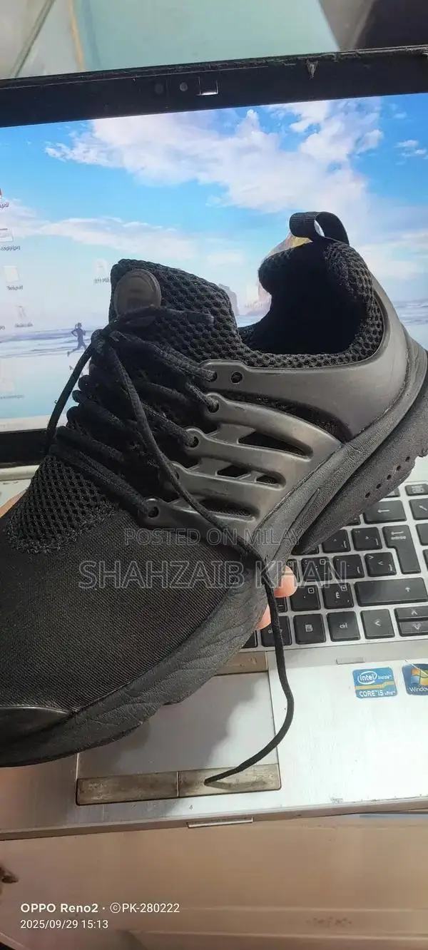 Nike Sports Shoes for Cricket and Walking - Sizes 10-11