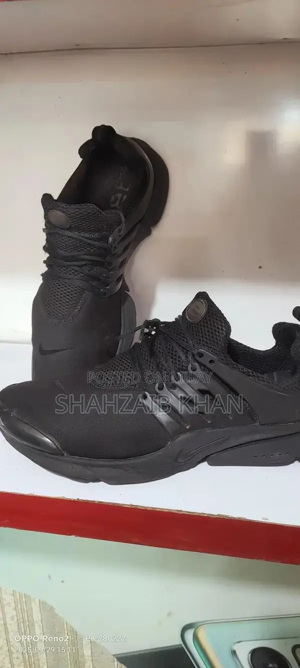 Nike Sports Shoes for Cricket and Walking - Sizes 10-11