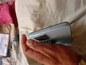 Vivo Y33s Smartphone - Excellent Condition Mobile Device