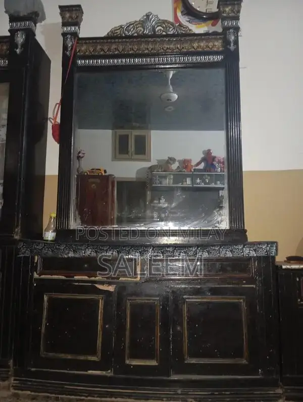 Home Decor Wall Mirrors - Versatile Reflective Surface