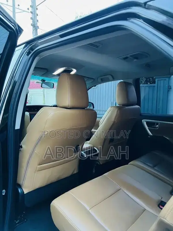 Toyota Fortuner 2.7 V SUV - Petrol Model