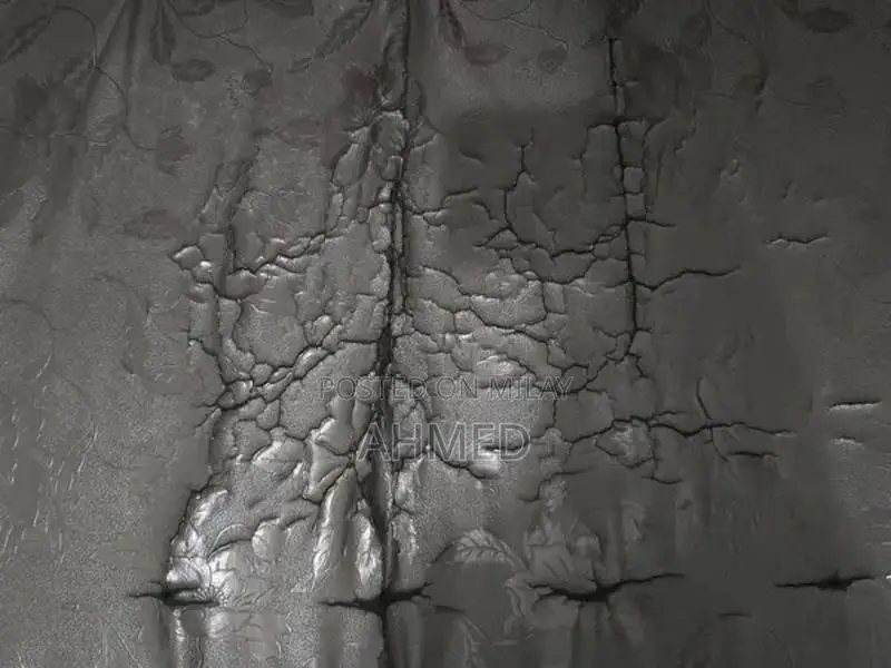 Classic Living Room Sofa with Mixed Condition Ratings