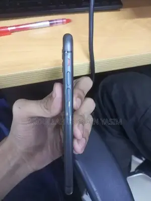 Apple Smartphone with Excellent Cosmetic Condition