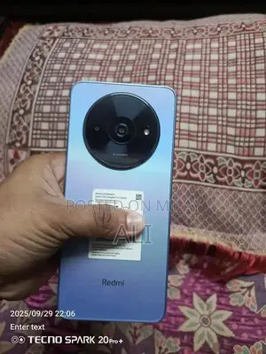 Compact Smartphone for Ladies and Family Use