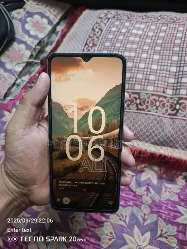 Compact Smartphone for Ladies and Family Use