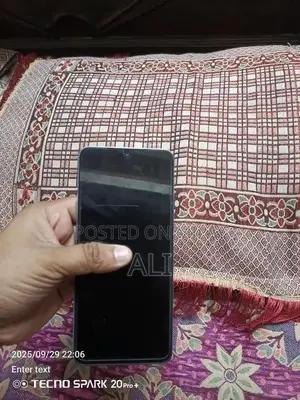 Compact Smartphone for Ladies and Family Use