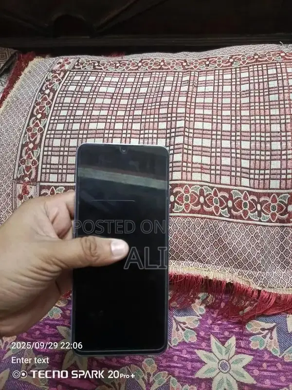 Compact Smartphone for Ladies and Family Use