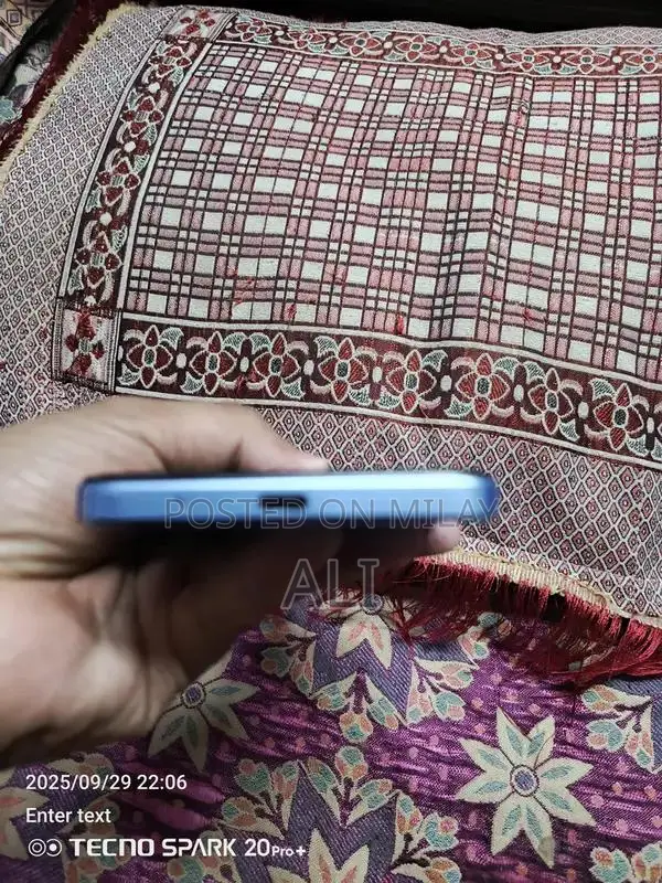 Compact Smartphone for Ladies and Family Use