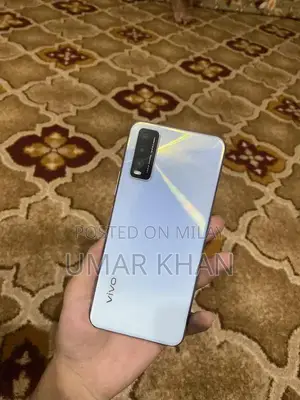 Affordable Smartphone with Compact Design and Full Set Accessory Packa