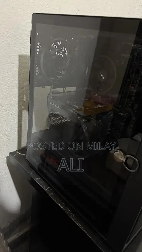 High-Performance Gaming PC with Ryzen 3600 and RX 5500XT