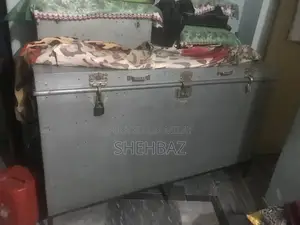 Photo - 6 Foot Patio Furniture or Headboard