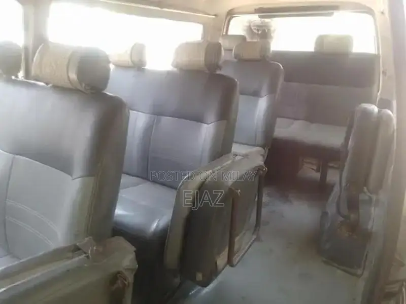 Nissan Hiace Diesel TD27 Engine Commercial Van