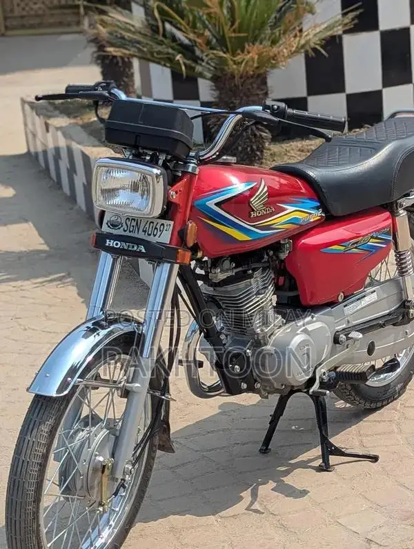 Honda CG 125 Motorcycle - Full Restoration with Original Parts