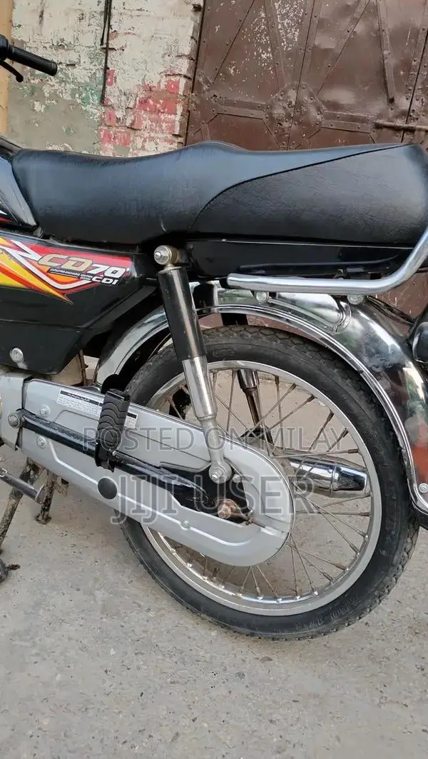 Honda 70 2020 Motorcycle - Classic Commuter Bike