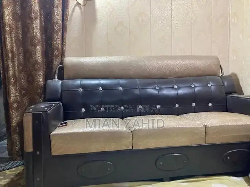 Comfortable Gently Used Sofa Set for Living Room