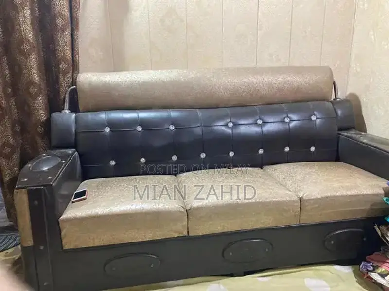 Comfortable Gently Used Sofa Set for Living Room