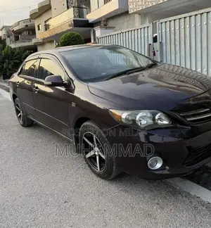 Photo - 2012 GLI Automatic Sedan - Golden Number Model