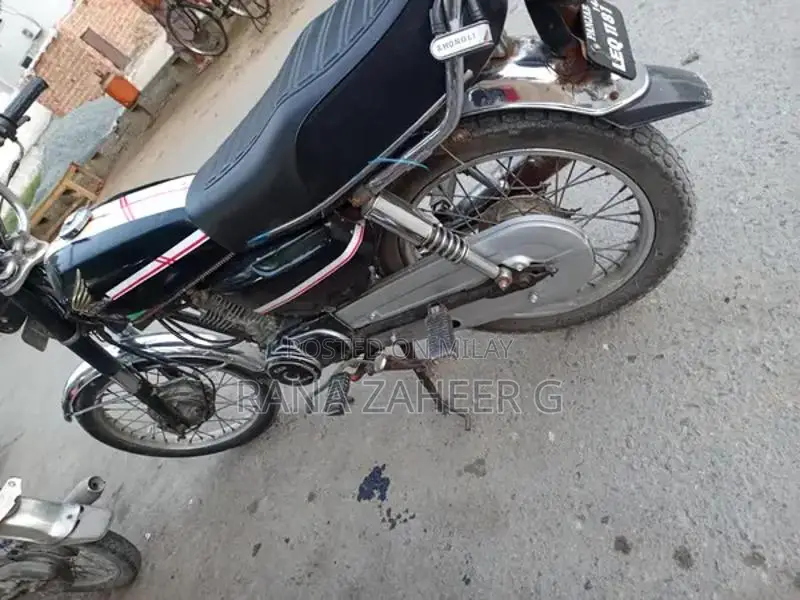 Honda 125 Motorcycle - Good Condition Smooth Drive