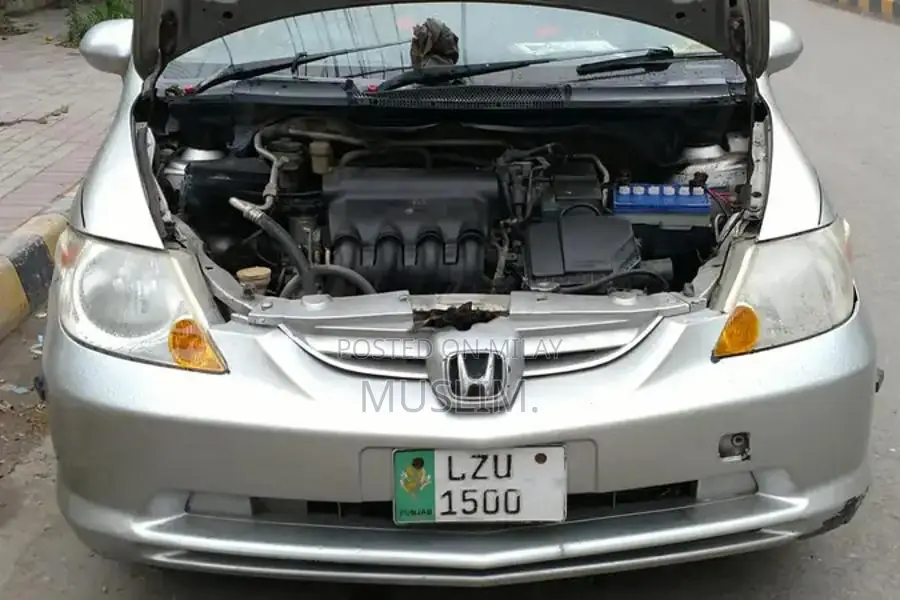 Honda City IDSI 2005 Silver Sedan - Well Maintained