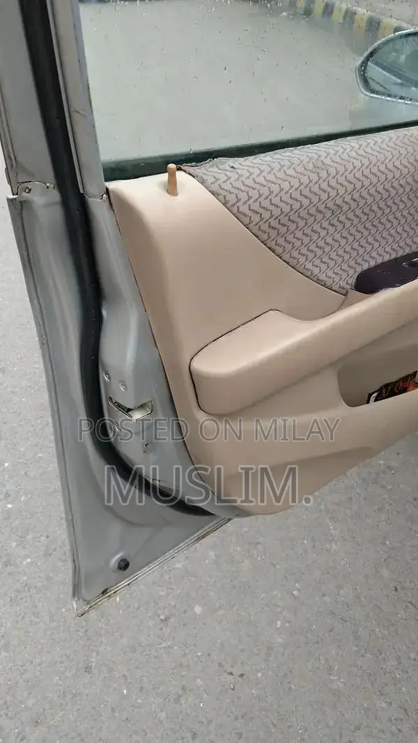 Honda City IDSI 2005 Silver Sedan - Well Maintained