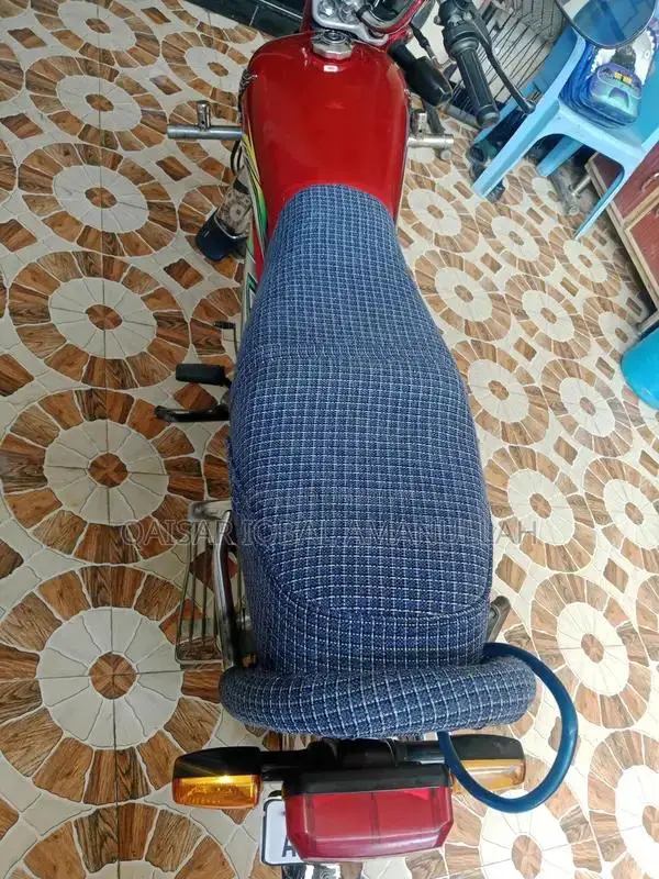 Honda 70 Motorcycle - Excellent Condition Red Bike