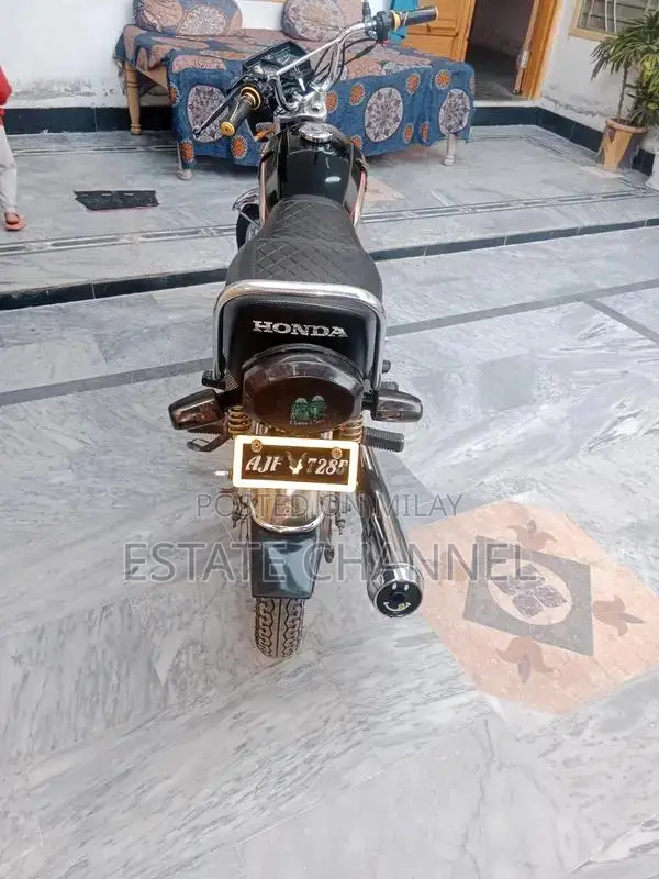 Honda Motorcycle in Excellent Condition - Like New