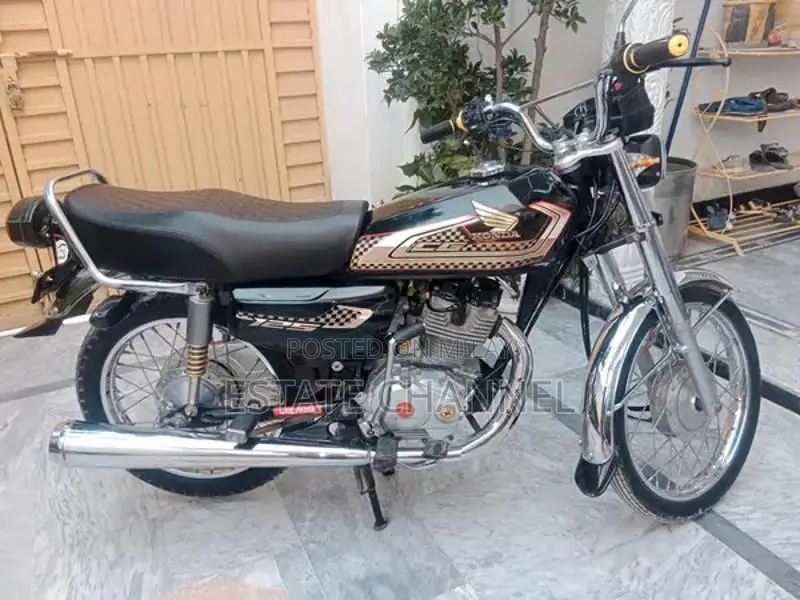 Honda Motorcycle in Excellent Condition - Like New