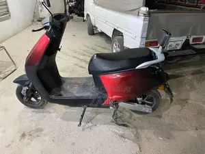 Photo - Evee Electric Bike - Low Mileage Urban Commuter