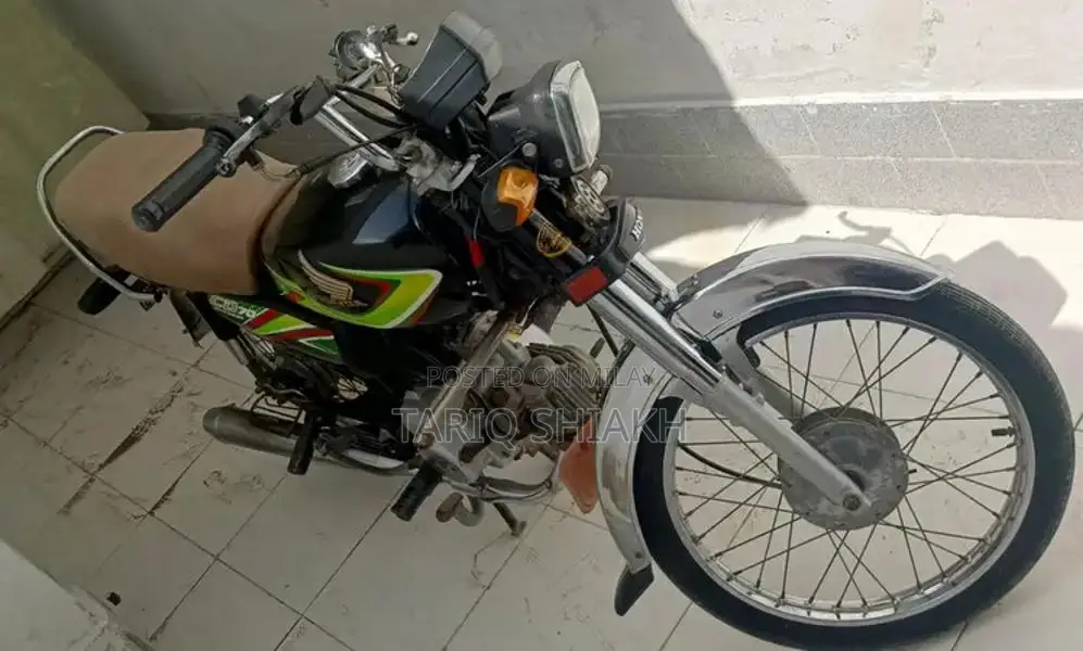 Honda CD 70 Motorcycle - Reliable Single Cylinder Commuter Bike