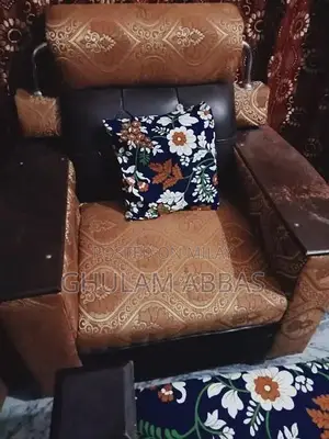 Quality Sofa Set in Good Condition - Comfortable Living Room Furniture