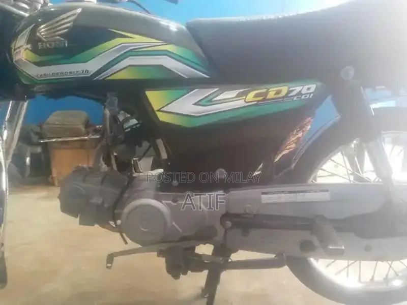 Honda CD 70 Motorcycle - Well Maintained Vintage Ride