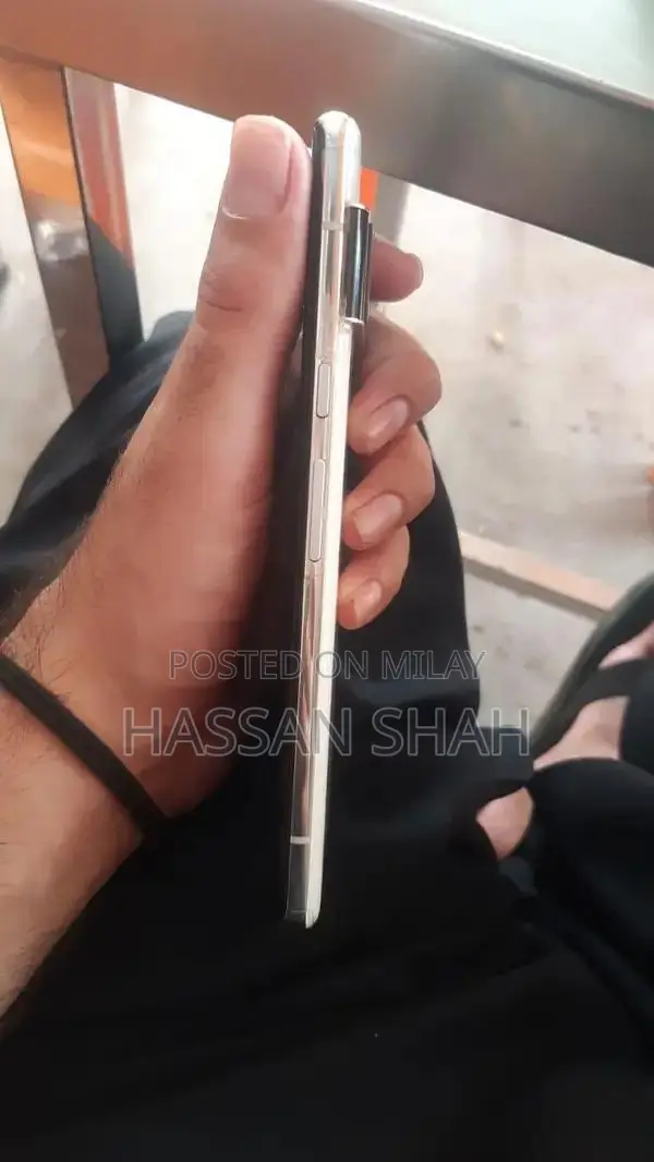 Excellent Condition Google Pixel 6 Pro Smartphone