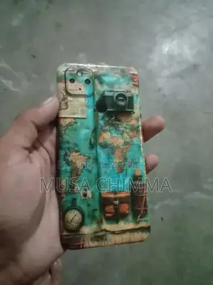 5G Smartphone with High Storage Capacity