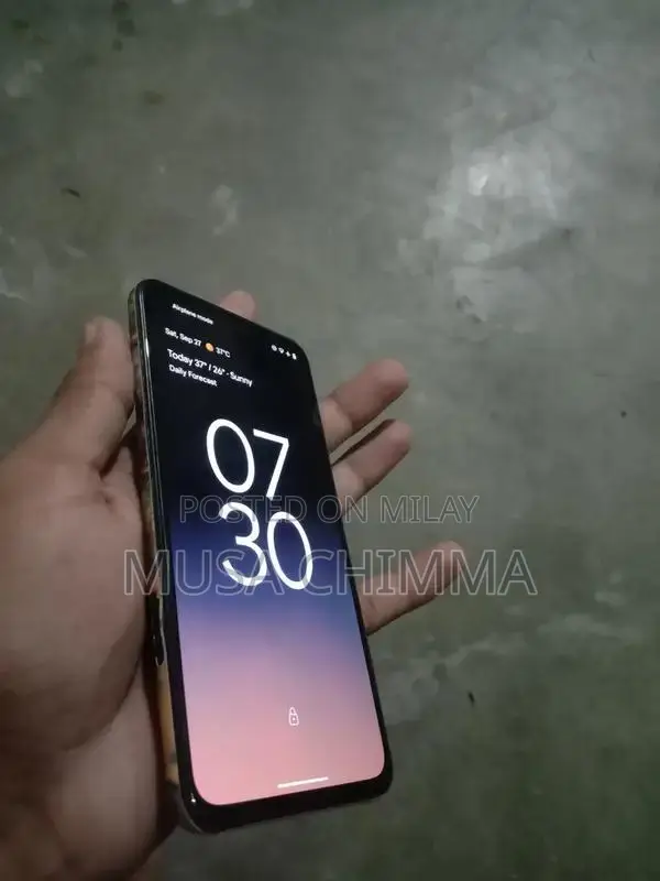 5G Smartphone with High Storage Capacity