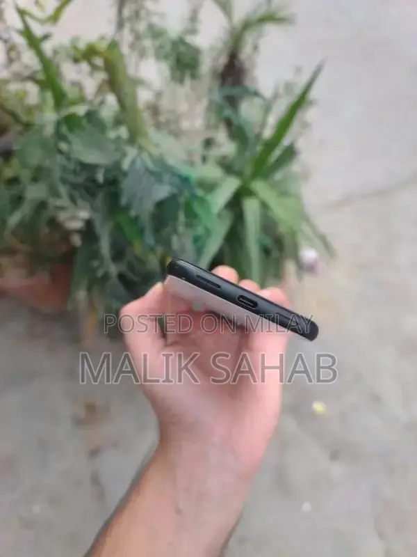 Google Pixel 4   Non Pta proved Cell phone available