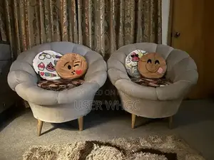 Photo - Unique Flower-Shaped Decorative Sofa Chair