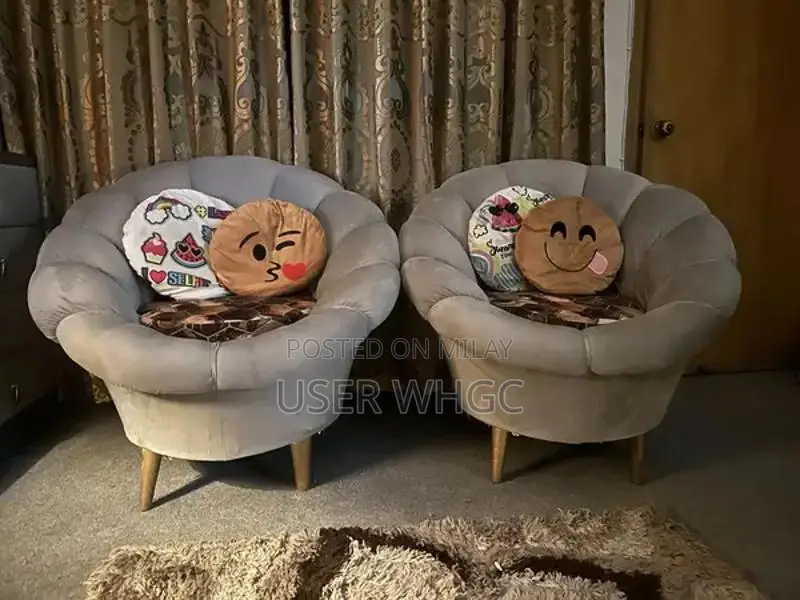 Unique Flower-Shaped Decorative Sofa Chair