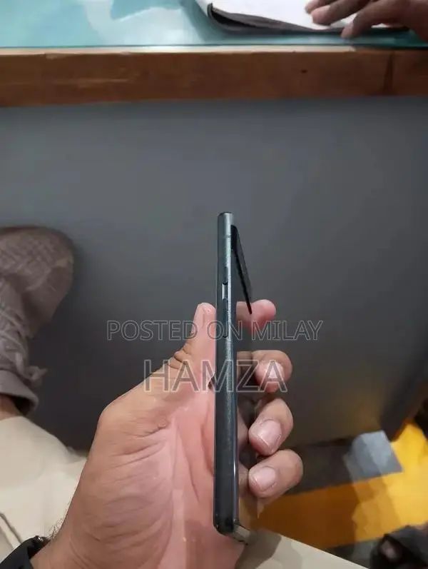 Mid-Range Android Smartphone with Compact Design