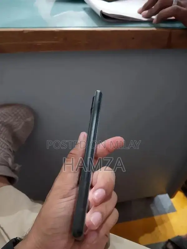 Mid-Range Android Smartphone with Compact Design