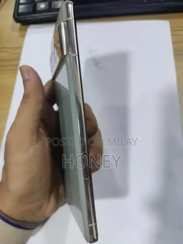 Pro-Level Smartphone with Advanced Photography