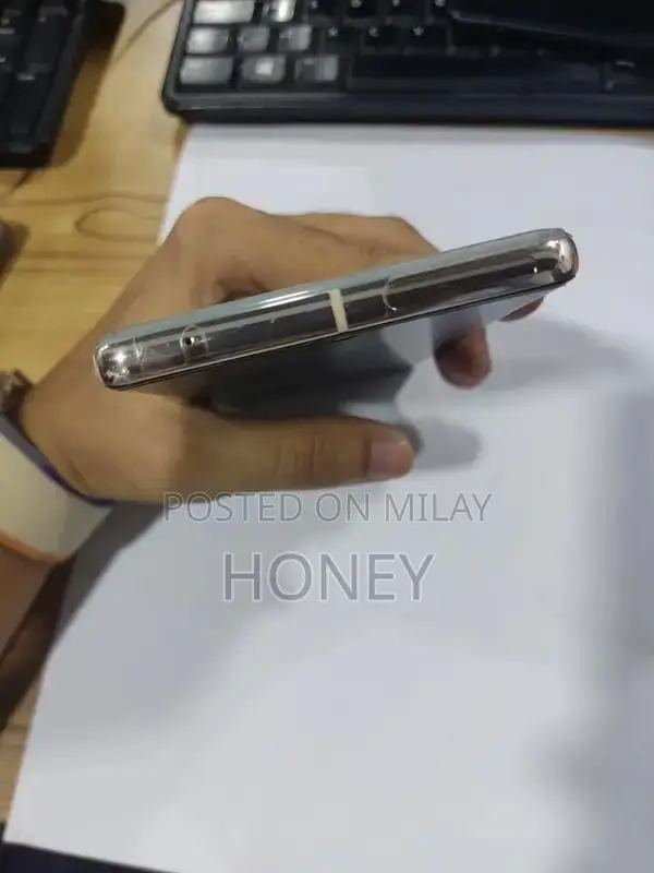 Pro-Level Smartphone with Advanced Photography