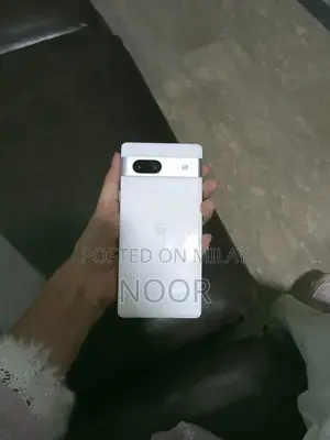 Mid-Range Android Smartphone with Advanced Camera Features