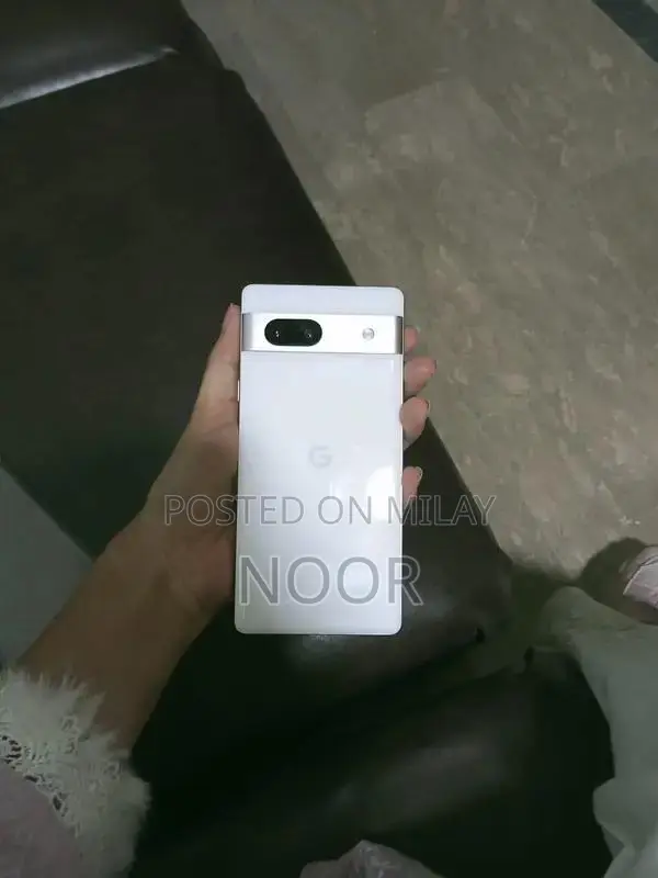 Mid-Range Android Smartphone with Advanced Camera Features