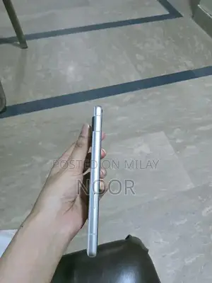 Mid-Range Android Smartphone with Advanced Camera Features